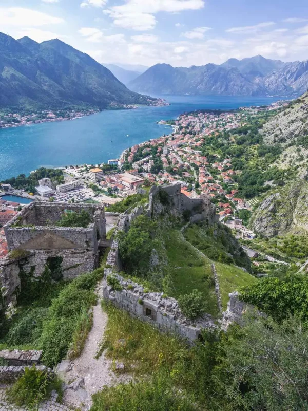 Kotor, tvrđava San Giovanni, tvrđava sveti Ivan, tvrđava sv ivan, kotorska tvrđava, najposjećenije atrakcije Kotora, atrakcije Kotor, San Giovanni, brdo San Giovanni, Kapelica Gospe od Zdravlja, Kotor, San Giovanni Fortress, St. John Fortress, St. John Fortress, Kotor Fortress, most visited attractions in Kotor, Kotor attractions, San Giovanni, San Giovanni Hill, Chapel of Our Lady of Health,