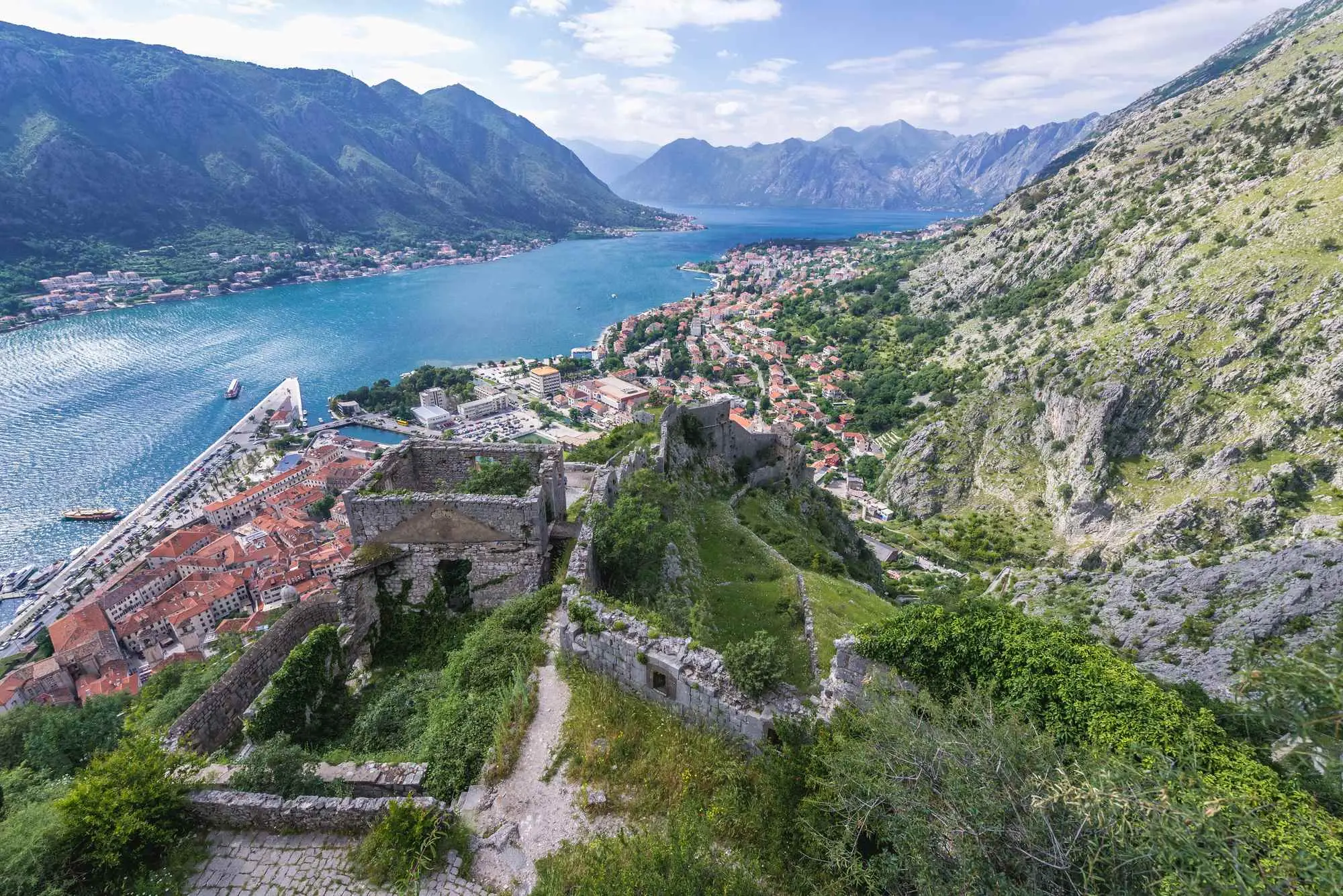Kotor, tvrđava San Giovanni, tvrđava sveti Ivan, tvrđava sv ivan, kotorska tvrđava, najposjećenije atrakcije Kotora, atrakcije Kotor, San Giovanni, brdo San Giovanni, Kapelica Gospe od Zdravlja, Kotor, San Giovanni Fortress, St. John Fortress, St. John Fortress, Kotor Fortress, most visited attractions in Kotor, Kotor attractions, San Giovanni, San Giovanni Hill, Chapel of Our Lady of Health,
