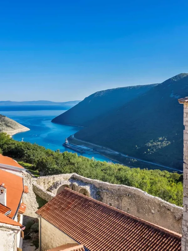Učka, Plominski zaljev, Plomin, najstarija mjesta u Istri, sela u istri, Istra, crkva sv. Jurja Starog, Plominski natpis, najstariji glagoljski zapis, župna crkva Blažene Djevice Marije, palača La Tura,  Učka, Plomin Bay, Plomin, the oldest places in Istria, villages in Istria, Istria, Church of St. George the Old, Plomin inscription, the oldest Glagolitic inscription, parish church of the Blessed Virgin Mary, La Tura palace,