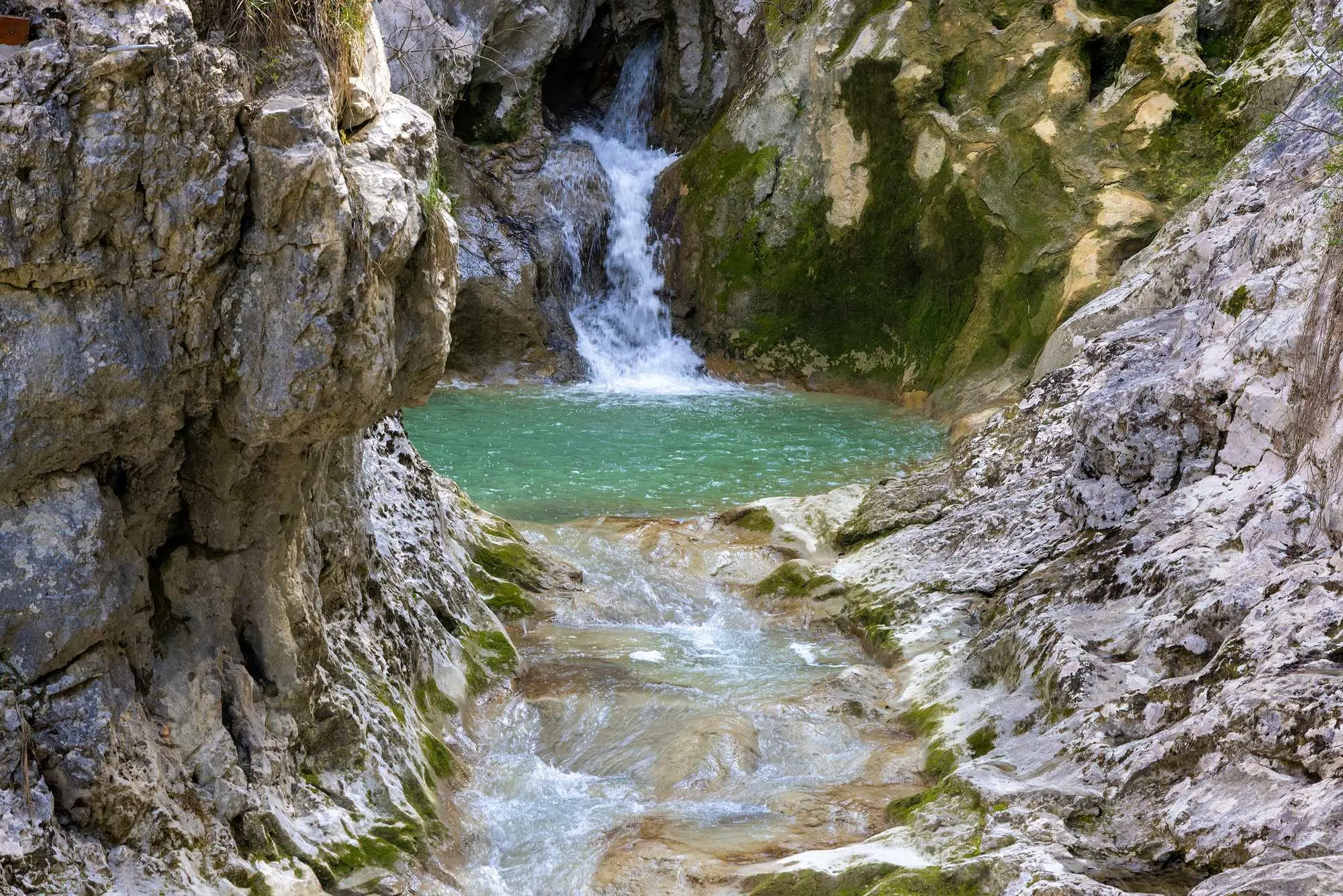 jesenski izlet, Staza sedam slapova, Buzet, rijeka Mirna, Buzetska pivovara, slap Zagon, slap Bačva, slap Vela Peć, Slap Mala Peć, Kotli, selo Kotli, slap Kotli, slap Zelenšćak, slap Grjok, istarska pješačka ruta, najpoznatija istarska pješačka ruta, autumn excursion, Seven Waterfalls Trail, Buzet, Mirna River, Buzet Brewery, Zagon Waterfall, Bačva Waterfall, Vela Peć Waterfall, Mala Peć Waterfall, Kotli, Kotli Village, Kotli Waterfall, Zelenšćak Waterfall, Grjok Waterfall, Istrian Hiking Route, the most famous Istrian hiking route,