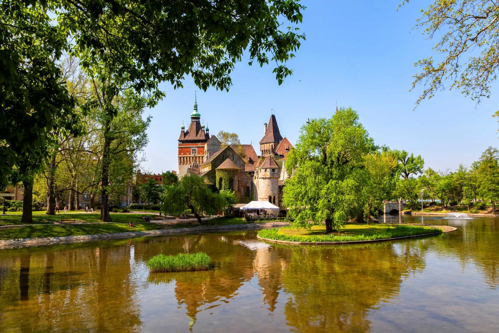 Városliget park, Vajdahunyad dvorac, Budimpešta, Ignác Alpár, Poljoprivredni muzej, atrakcije Budimpešta, Mađarska,  Városliget Park, Vajdahunyad Castle, Budapest, Ignác Alpár, Agricultural Museum, attractions Budapest, Hungary,