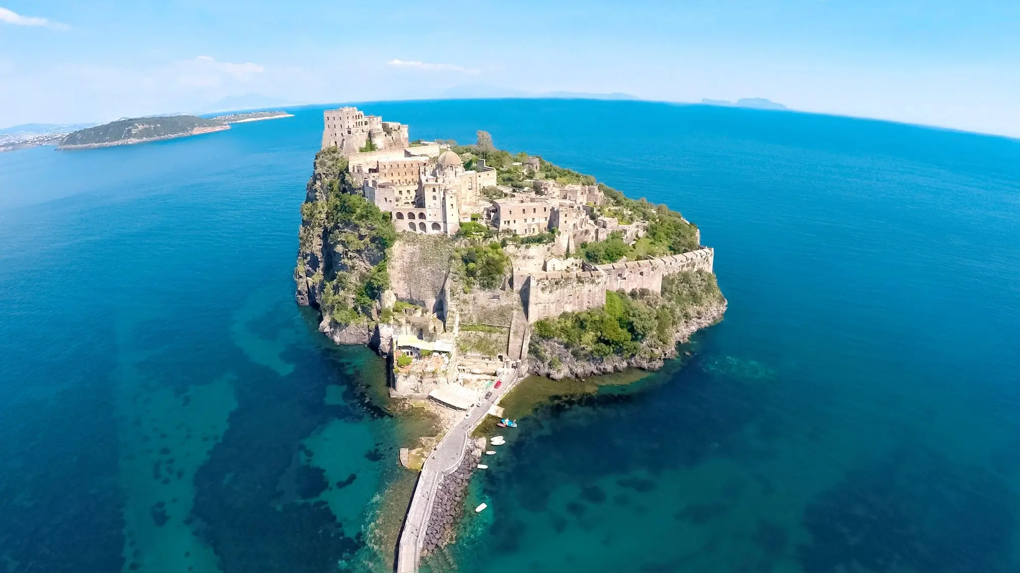 Ischia, Aragonski dvorac, Napuljski zaljev, Rimsko Carstvo, Alfonso V, Ischia Film Festival, Ischia, Aragonese Castle, Gulf of Naples, Roman Empire, Alfonso V, Ischia Film Festival,