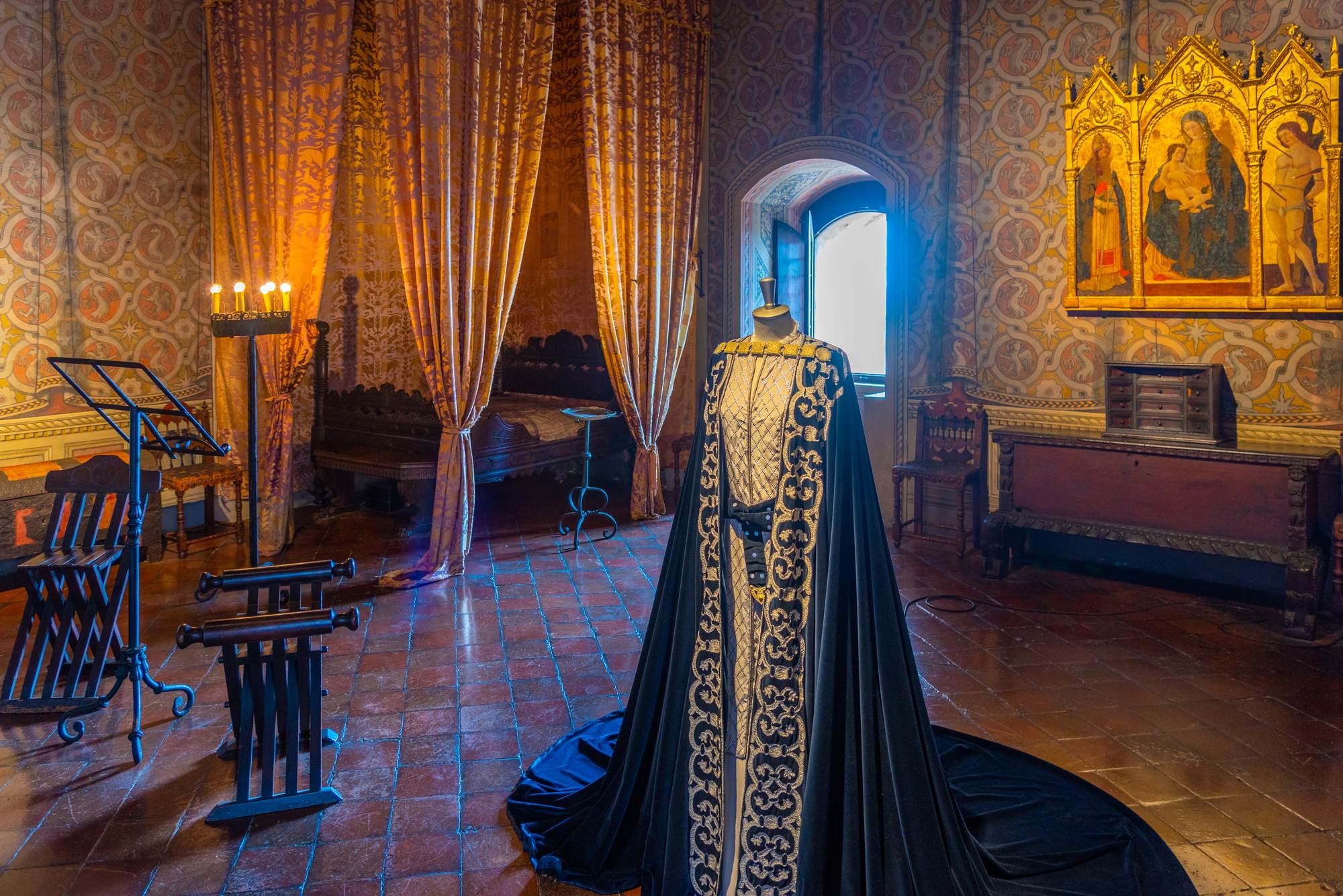 Dvorac Gradara, Rocca di Gradara, srednjovjekovna utvrda Italija, obitelj Malatesta, obitelj Sforza, Paolo i Francesca, Dante Alighieri, Božanstvena komedija, srednjovjekovna arhitektura, Marche regija, Emilia Romagna, povijesni dvorci Italije, legende i povijest, kulturna baština Italije, Gradara Castle, Rocca di Gradara, medieval fortress Italy, Malatesta family, Sforza family, Paolo and Francesca, Dante Alighieri, Divine Comedy, medieval architecture, Marche region, Emilia Romagna, historic castles of Italy, legends and history, cultural heritage of Italy