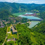 Zvornik, Mali Zvornik, rijeka Drina, tvrđava Zvornik, Kula Gradina, Careva džamija Zvornik, Podzemni grad Karađorđevića, Orlovine arheološko nalazište, arheološko nalazište Mali Zvornik, Most kralja Aleksandra I Karađorđevića, Radaljsko jezero, Radaljska banja, Zvornik, Mali Zvornik, Drina River, Zvornik Fortress, Gradina Tower, Tsar's Mosque Zvornik, Underground City of Karađorđević, Orlovine Archaeological Site, Mali Zvornik Archaeological Site, Bridge of King Aleksandar I Karađorđević, Radalj Lake, Radalj Spa,