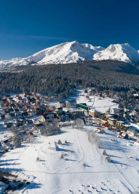 Žabljak, Žabljak Crna Gora, Durmitor, Crno jezero, kanjon rijeke Tare, Savin Kuk, Ćurevac, planinski turizam, priroda Crne Gore, turističke atrakcije Žabljak, Žabljak Montenegro, Durmitor National Park, Black Lake Montenegro, Tara River canyon, Savin Kuk ski resort, Ćurevac viewpoint, Montenegro mountain travel, nature tourism Montenegro, Žabljak travel