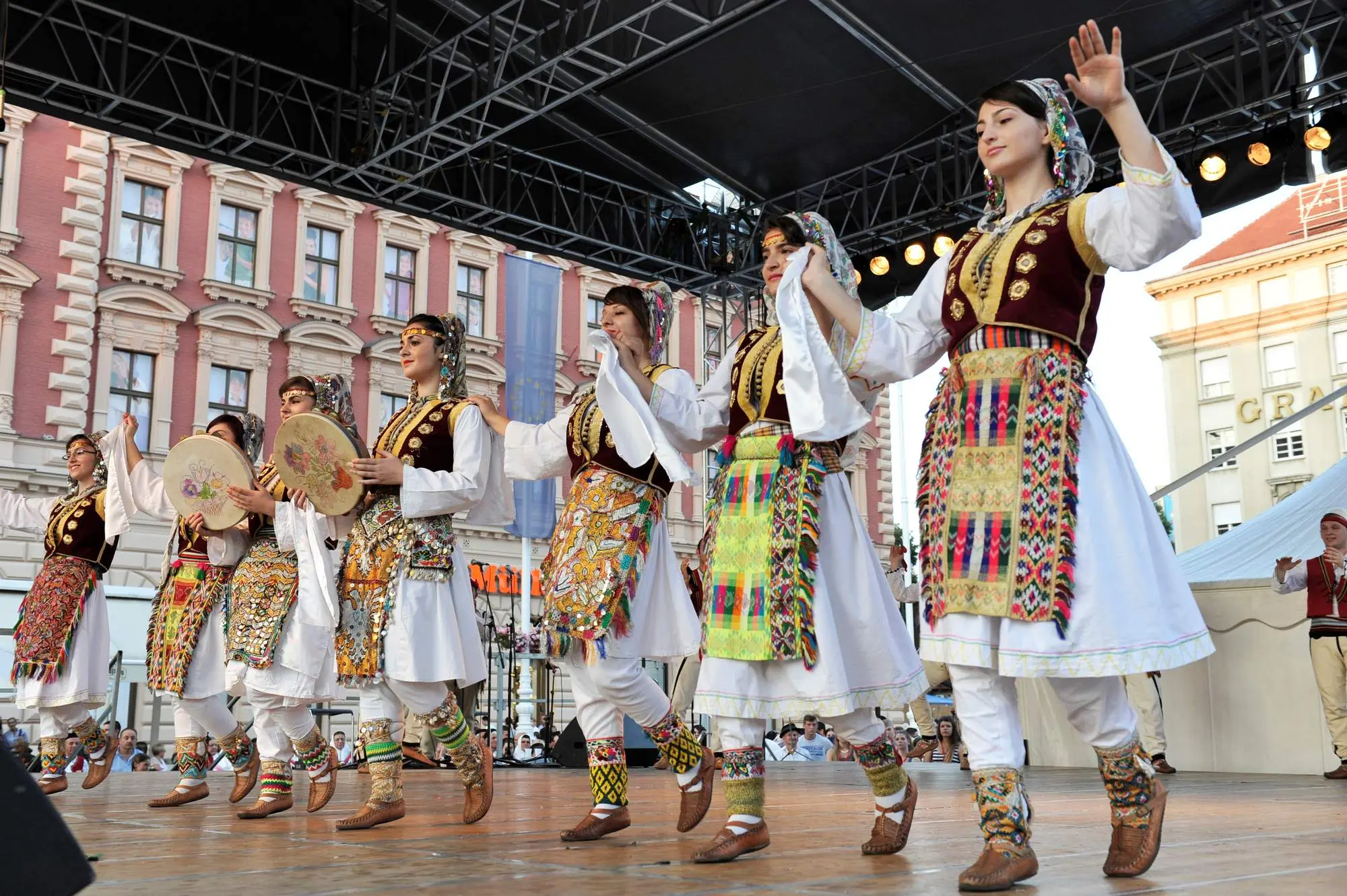 Valle e Devollit, Valle e Tropojës, Valle Çame, Valle, Osman Taka, Pogonishta, Napoloni, Kaballçe,tradicionalni plesovi Albanije, albanski narodni plesovi, albanska folklorna tradicija, kulturna baština Albanije,Valle e Devollit, Valle e Tropojës, Valle Çame, Valle, Osman Taka, Pogonishta, Napoloni, Kaballçe, traditional dances of Albania, Albanian folk dances, Albanian folklore tradition, cultural heritage of Albania