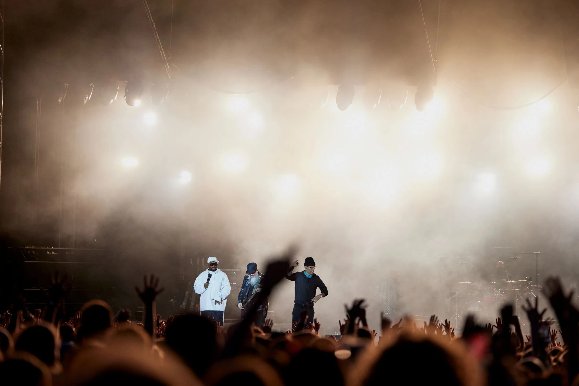 Black Eyed Peas, koncert Zagreb, Lollipop festival, jezero Bundek, ljetni glazbeni spektakl, open air koncert, svjetska pop glazba, glazbeni događaji Zagreb, hrvatska glazbena scena, live koncert, Black Eyed Peas, Zagreb concert, Lollipop festival, Bundek lake, summer music event, open air concert, global pop music, Zagreb events, Croatia music scene, live music spectacle