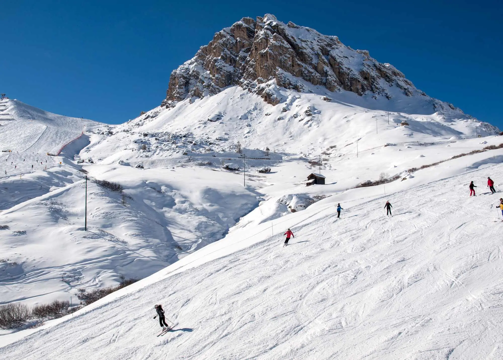 Najbolja skijališta u Italiji, skijanje u Italiji, talijanska skijališta, Dolomiti Superski, Cortina d’Ampezzo, Val Gardena, Alta Badia, Kronplatz, Madonna di Campiglio, Livigno, Via Lattea, Cervinia, Courmayeur, Best ski resorts in Italy, skiing in Italy, Italian ski resorts, Dolomiti Superski, Cortina d’Ampezzo, Val Gardena, Alta Badia, Kronplatz, Madonna di Campiglio, Livigno, Via Lattea, Cervinia, Courmayeur