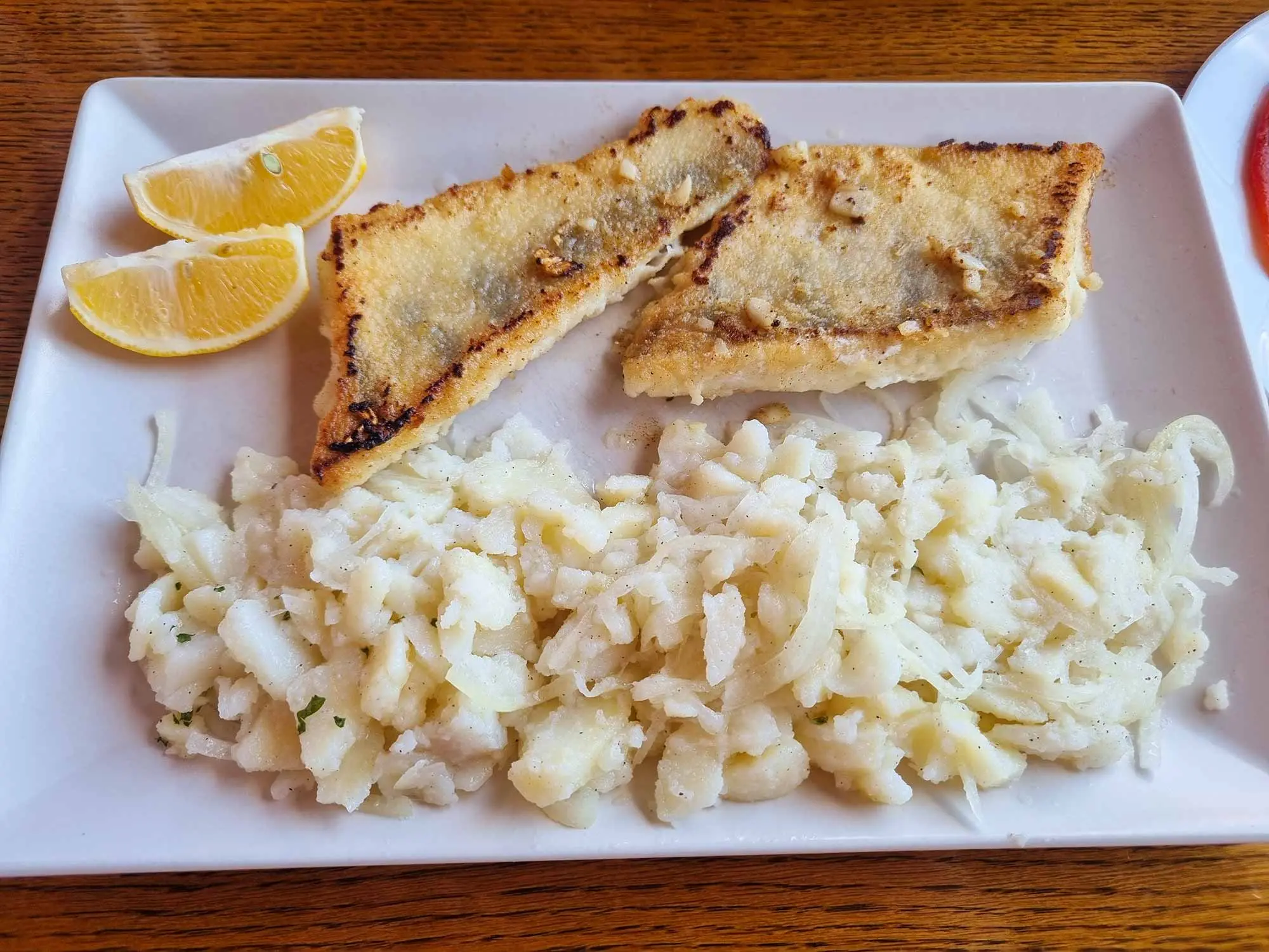 Mlinski Kamen, restoran Petrinja, izletište uz rijeku, domaća hrana, riječna riba, mesna plata, gastronomija Banovine, restorani u prirodi,izletišta blizu Zagreba, restoran sisak, Mlinski Kamen, Petrinja restaurant, riverside restaurant, traditional Croatian food, river fish, meat platter, Banovina gastronomy, countryside dining, picnic spots near Zagreb, Sisak restaurant,