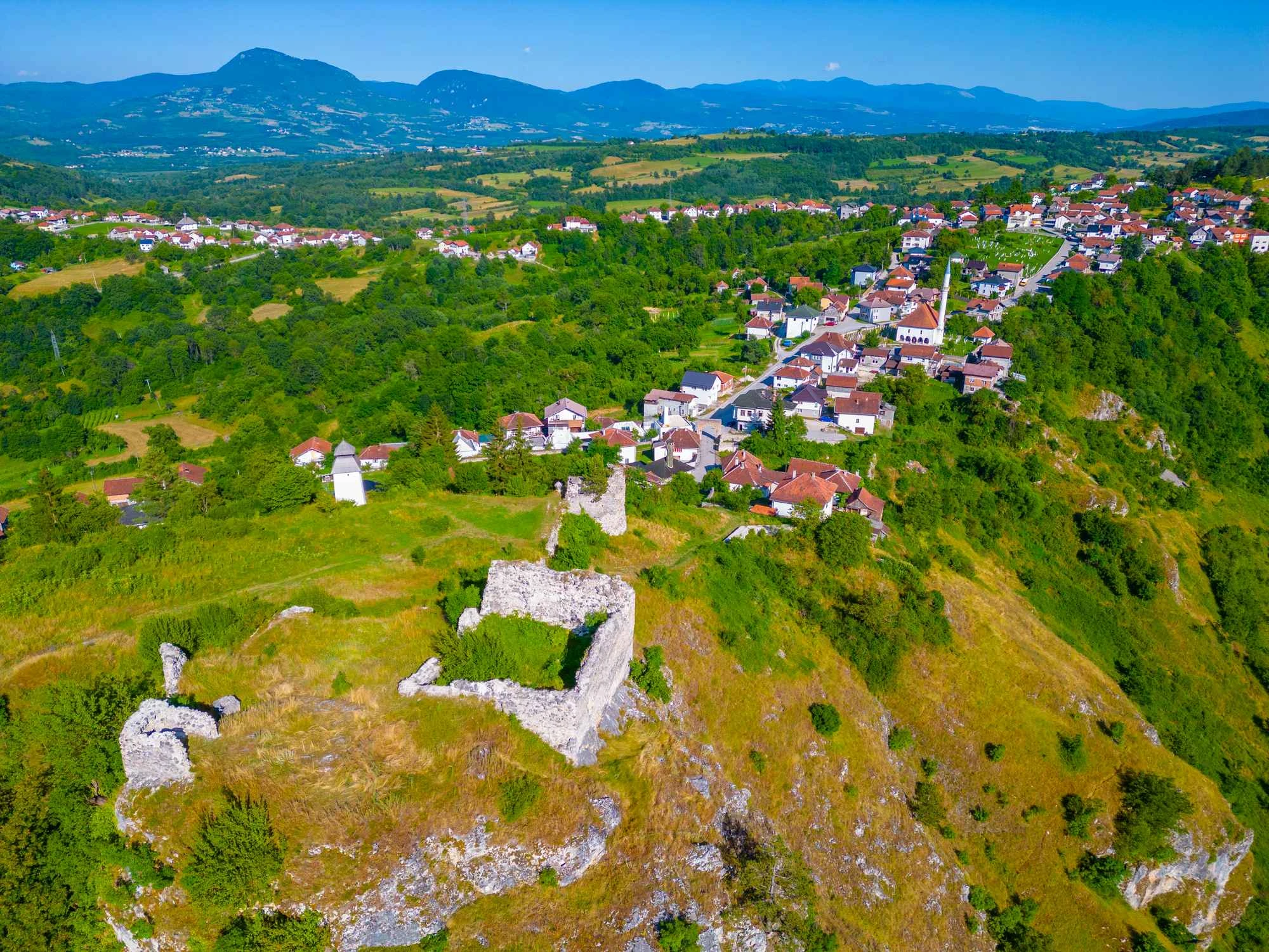 Donji Vakuf, Utvrda Prusac, Stari grad Prusac, tvrđava Prusac Donji Vakuf, srednjovjekovne utvrde Bosne i Hercegovine, bosansko kraljevstvo, Kotromanići, Hrvatinići, kralj Tvrtko I, ban Stjepan II Kotromanić, srednjovjekovna Bosna, obrambeni sustav Bosne, osmansko osvajanje Bosne 1463, osmanske tvrđave u Bosni, Hasan Kjafija Pruščak, povijesna baština srednje Bosne, stare bosanske tvrđave, kulturno povijesni spomenici Bosne i Hercegovine, povijest Donjeg Vakufa, srednjovjekovni gradovi Bosne, Prusac Fortress, Old Town Prusac, Prusac fortress Donji Vakuf, medieval fortresses of Bosnia and Herzegovina, Bosnian Kingdom, Kotromanic dynasty, Hrvatinic family, King Tvrtko I of Bosnia, Ban Stephen II Kotromanic, medieval Bosnia, Bosnian defensive system, Ottoman conquest of Bosnia 1463, Ottoman fortresses in Bosnia, Hasan Kafija Pruscak, cultural heritage of central Bosnia, medieval towns of Bosnia, historical landmarks Bosnia and Herzegovina, history of Donji Vakuf, medieval Balkan fortifications, Donji Vakuf,
