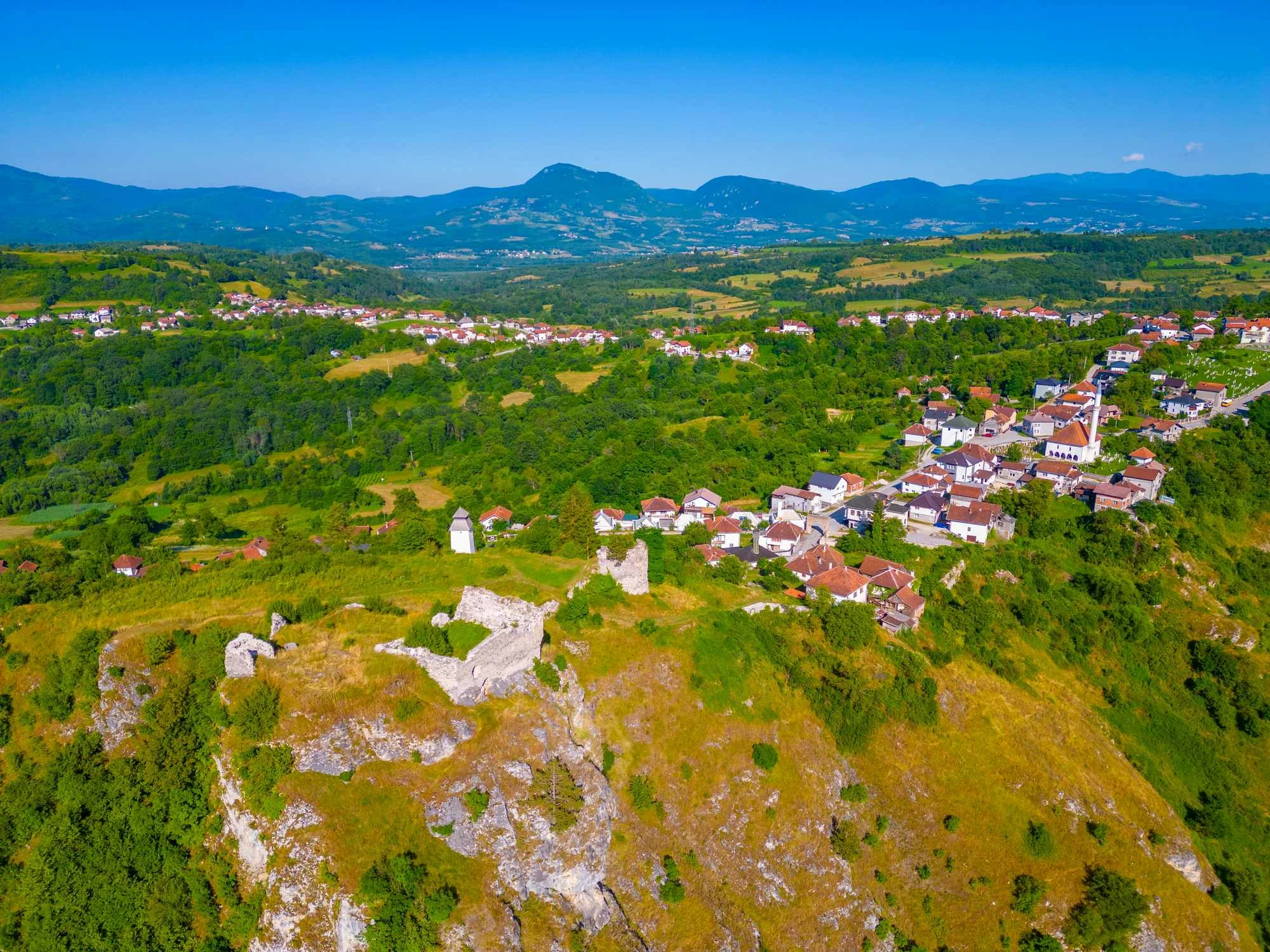 Donji Vakuf, Utvrda Prusac, Stari grad Prusac, tvrđava Prusac Donji Vakuf, srednjovjekovne utvrde Bosne i Hercegovine, bosansko kraljevstvo, Kotromanići, Hrvatinići, kralj Tvrtko I, ban Stjepan II Kotromanić, srednjovjekovna Bosna, obrambeni sustav Bosne, osmansko osvajanje Bosne 1463, osmanske tvrđave u Bosni, Hasan Kjafija Pruščak, povijesna baština srednje Bosne, stare bosanske tvrđave, kulturno povijesni spomenici Bosne i Hercegovine, povijest Donjeg Vakufa, srednjovjekovni gradovi Bosne, Prusac Fortress, Old Town Prusac, Prusac fortress Donji Vakuf, medieval fortresses of Bosnia and Herzegovina, Bosnian Kingdom, Kotromanic dynasty, Hrvatinic family, King Tvrtko I of Bosnia, Ban Stephen II Kotromanic, medieval Bosnia, Bosnian defensive system, Ottoman conquest of Bosnia 1463, Ottoman fortresses in Bosnia, Hasan Kafija Pruscak, cultural heritage of central Bosnia, medieval towns of Bosnia, historical landmarks Bosnia and Herzegovina, history of Donji Vakuf, medieval Balkan fortifications, Donji Vakuf,