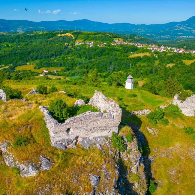 Donji Vakuf, Utvrda Prusac, Stari grad Prusac, tvrđava Prusac Donji Vakuf, srednjovjekovne utvrde Bosne i Hercegovine, bosansko kraljevstvo, Kotromanići, Hrvatinići, kralj Tvrtko I, ban Stjepan II Kotromanić, srednjovjekovna Bosna, obrambeni sustav Bosne, osmansko osvajanje Bosne 1463, osmanske tvrđave u Bosni, Hasan Kjafija Pruščak, povijesna baština srednje Bosne, stare bosanske tvrđave, kulturno povijesni spomenici Bosne i Hercegovine, povijest Donjeg Vakufa, srednjovjekovni gradovi Bosne, Prusac Fortress, Old Town Prusac, Prusac fortress Donji Vakuf, medieval fortresses of Bosnia and Herzegovina, Bosnian Kingdom, Kotromanic dynasty, Hrvatinic family, King Tvrtko I of Bosnia, Ban Stephen II Kotromanic, medieval Bosnia, Bosnian defensive system, Ottoman conquest of Bosnia 1463, Ottoman fortresses in Bosnia, Hasan Kafija Pruscak, cultural heritage of central Bosnia, medieval towns of Bosnia, historical landmarks Bosnia and Herzegovina, history of Donji Vakuf, medieval Balkan fortifications, Donji Vakuf,