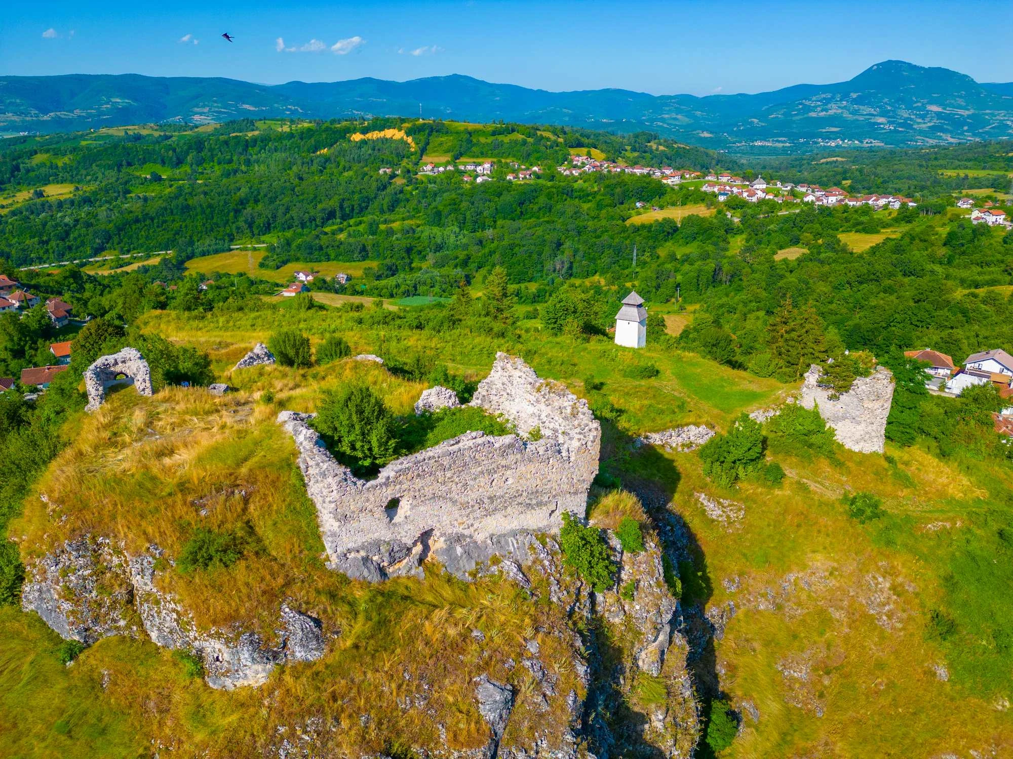 Donji Vakuf, Utvrda Prusac, Stari grad Prusac, tvrđava Prusac Donji Vakuf, srednjovjekovne utvrde Bosne i Hercegovine, bosansko kraljevstvo, Kotromanići, Hrvatinići, kralj Tvrtko I, ban Stjepan II Kotromanić, srednjovjekovna Bosna, obrambeni sustav Bosne, osmansko osvajanje Bosne 1463, osmanske tvrđave u Bosni, Hasan Kjafija Pruščak, povijesna baština srednje Bosne, stare bosanske tvrđave, kulturno povijesni spomenici Bosne i Hercegovine, povijest Donjeg Vakufa, srednjovjekovni gradovi Bosne, Prusac Fortress, Old Town Prusac, Prusac fortress Donji Vakuf, medieval fortresses of Bosnia and Herzegovina, Bosnian Kingdom, Kotromanic dynasty, Hrvatinic family, King Tvrtko I of Bosnia, Ban Stephen II Kotromanic, medieval Bosnia, Bosnian defensive system, Ottoman conquest of Bosnia 1463, Ottoman fortresses in Bosnia, Hasan Kafija Pruscak, cultural heritage of central Bosnia, medieval towns of Bosnia, historical landmarks Bosnia and Herzegovina, history of Donji Vakuf, medieval Balkan fortifications, Donji Vakuf,