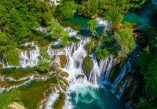 Nacionalni park Una, rijeka Una, slapovi Una, Štrbački buk, Martin Brod, Kulen Vakuf, Lohovo, Orašac, pritoke Une, Unac, Sana, Krušnica, Klokot, prirodne ljepote Bosne i Hercegovine, aktivni odmor u prirodi, rafting Una, kajak Una, flora i fauna Une, zapadna Bosna i Hercegovina,Nacionalni park Una atrakcije, Una National Park, Una River, Una waterfalls, Štrbački buk waterfall, Martin Brod, Kulen Vakuf, Lohovo, Orašac, Una tributaries, Unac River, Sana River, Krušnica River, Klokot River, nature of Bosnia and Herzegovina, outdoor activities Una, rafting on the Una River, kayaking Una, flora and fauna Una, western Bosnia and Herzegovina, Una National Park attractions