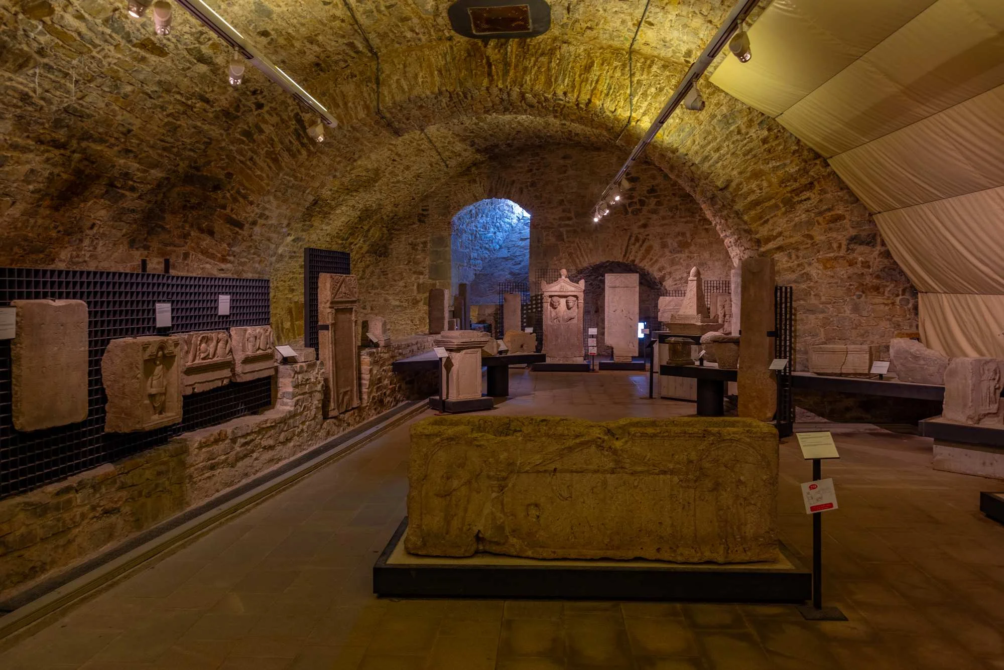 San Giusto Castle, Trieste, history of Trieste, Habsburg rule, city defense, medieval fortifications, port of Trieste, military architecture, Dvorac San Giusto, Trst, povijest Trsta, habsburška vlast, obrana grada, srednjovjekovne utvrde, luka Trst, vojna arhitektura