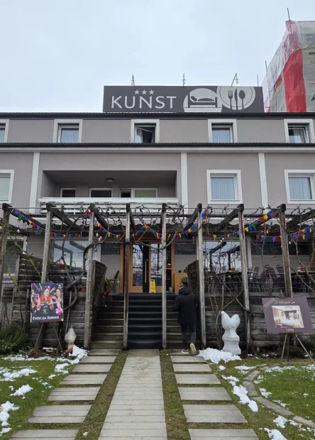 Gostilna Kunst, Leskovec pri Krškem, restoran Slovenija, subotnji meni, specijalitet kuće, pečeni pijetao, krškopoljska svinja, domaća kuhinja, cijene restorana Slovenija, gdje jesti blizu Krškog, Krško, Gostilna Kunst, Leskovec pri Krškem, restaurant Slovenia, Saturday menu, house specialty, roasted rooster, Krškopolje pork, traditional Slovenian cuisine, restaurant prices Slovenia, where to eat near Krško