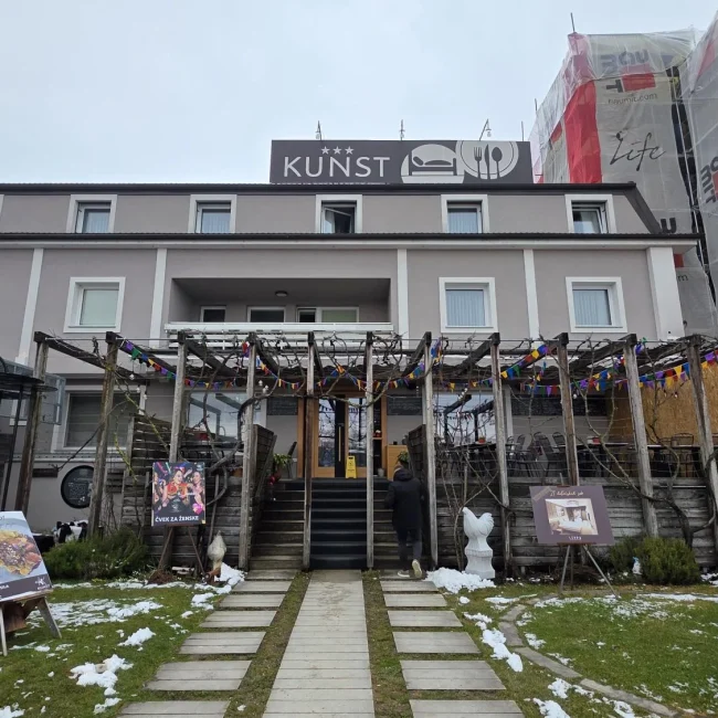Gostilna Kunst, Leskovec pri Krškem, restoran Slovenija, subotnji meni, specijalitet kuće, pečeni pijetao, krškopoljska svinja, domaća kuhinja, cijene restorana Slovenija, gdje jesti blizu Krškog, Krško, Gostilna Kunst, Leskovec pri Krškem, restaurant Slovenia, Saturday menu, house specialty, roasted rooster, Krškopolje pork, traditional Slovenian cuisine, restaurant prices Slovenia, where to eat near Krško