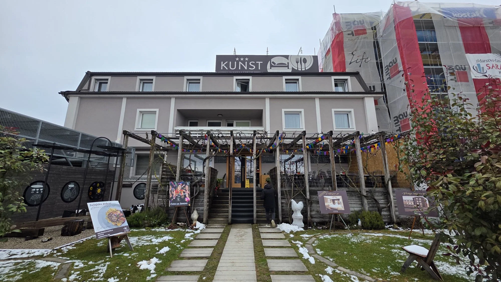 Gostilna Kunst, Leskovec pri Krškem, restoran Slovenija, subotnji meni, specijalitet kuće, pečeni pijetao, krškopoljska svinja, domaća kuhinja, cijene restorana Slovenija, gdje jesti blizu Krškog, Krško, Gostilna Kunst, Leskovec pri Krškem, restaurant Slovenia, Saturday menu, house specialty, roasted rooster, Krškopolje pork, traditional Slovenian cuisine, restaurant prices Slovenia, where to eat near Krško