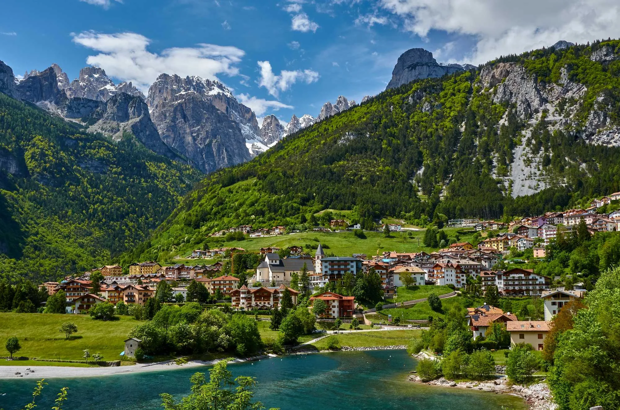 Jezero Molveno, najljepše jezero u Italiji, najčišće jezero u Italiji, Trentino jezera, Brenta Dolomiti, alpska jezera Italije, prirodne ljepote Italije, park prirode Adamello Brenta, Molveno Italija, tirkizna jezera Alpa, planinski odmor Italija, ekoturizam Italija, kupanje u alpskim jezerima, aktivni odmor Trentino, talijanska jezera, netaknuta priroda Alpa,TrentinoLake Molveno, most beautiful lake in Italy, cleanest lake in Italy, Trentino lakes, Brenta Dolomites, Alpine lakes Italy, natural attractions Italy, Adamello Brenta Nature Park, Molveno Italy, turquoise Alpine lakes, mountain holidays Italy, eco tourism Italy, swimming in Alpine lakes, active holidays Trentino, Italian lakes, unspoiled Alpine nature,Trentino