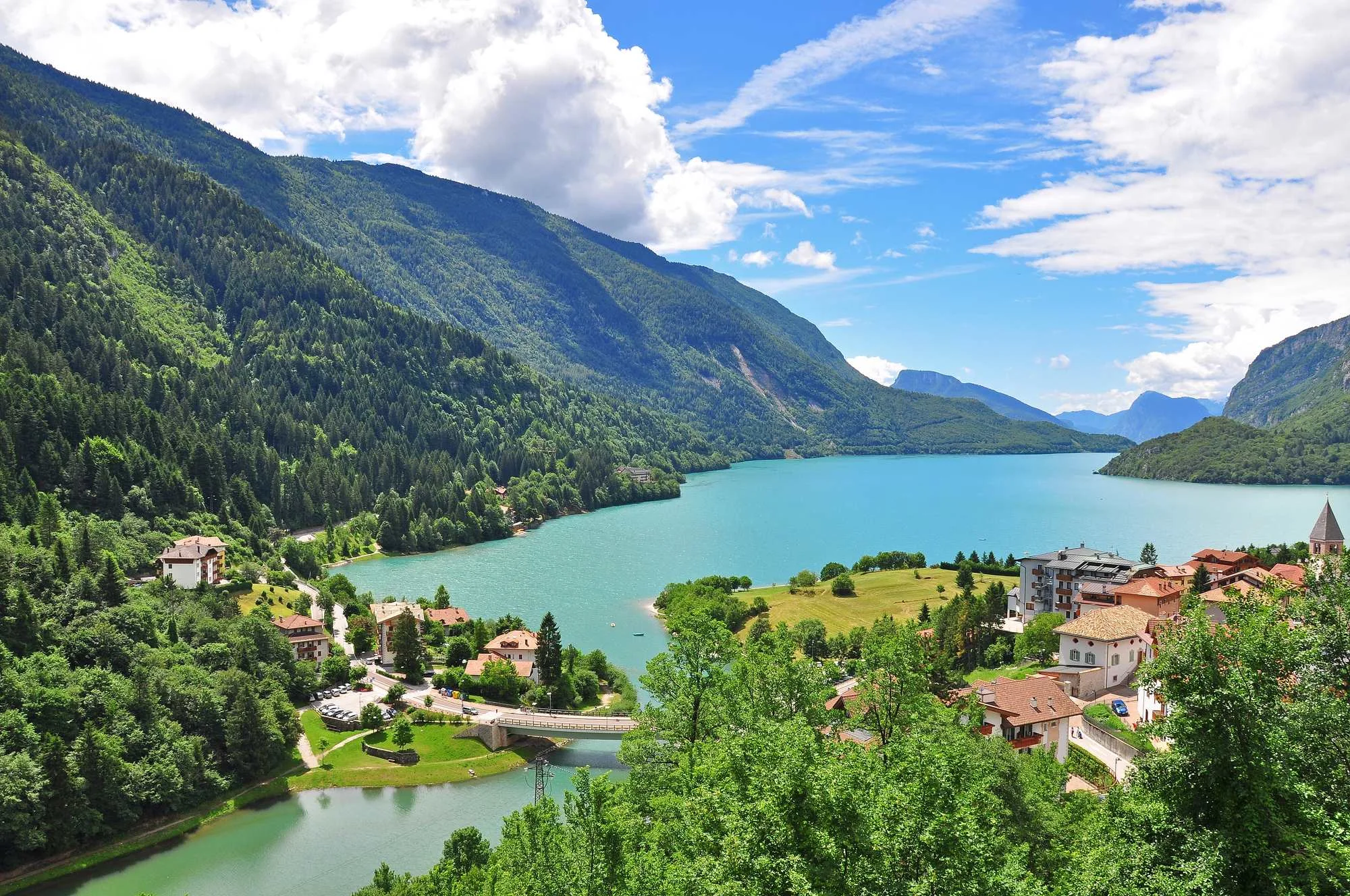 Jezero Molveno, najljepše jezero u Italiji, najčišće jezero u Italiji, Trentino jezera, Brenta Dolomiti, alpska jezera Italije, prirodne ljepote Italije, park prirode Adamello Brenta, Molveno Italija, tirkizna jezera Alpa, planinski odmor Italija, ekoturizam Italija, kupanje u alpskim jezerima, aktivni odmor Trentino, talijanska jezera, netaknuta priroda Alpa,TrentinoLake Molveno, most beautiful lake in Italy, cleanest lake in Italy, Trentino lakes, Brenta Dolomites, Alpine lakes Italy, natural attractions Italy, Adamello Brenta Nature Park, Molveno Italy, turquoise Alpine lakes, mountain holidays Italy, eco tourism Italy, swimming in Alpine lakes, active holidays Trentino, Italian lakes, unspoiled Alpine nature,Trentino