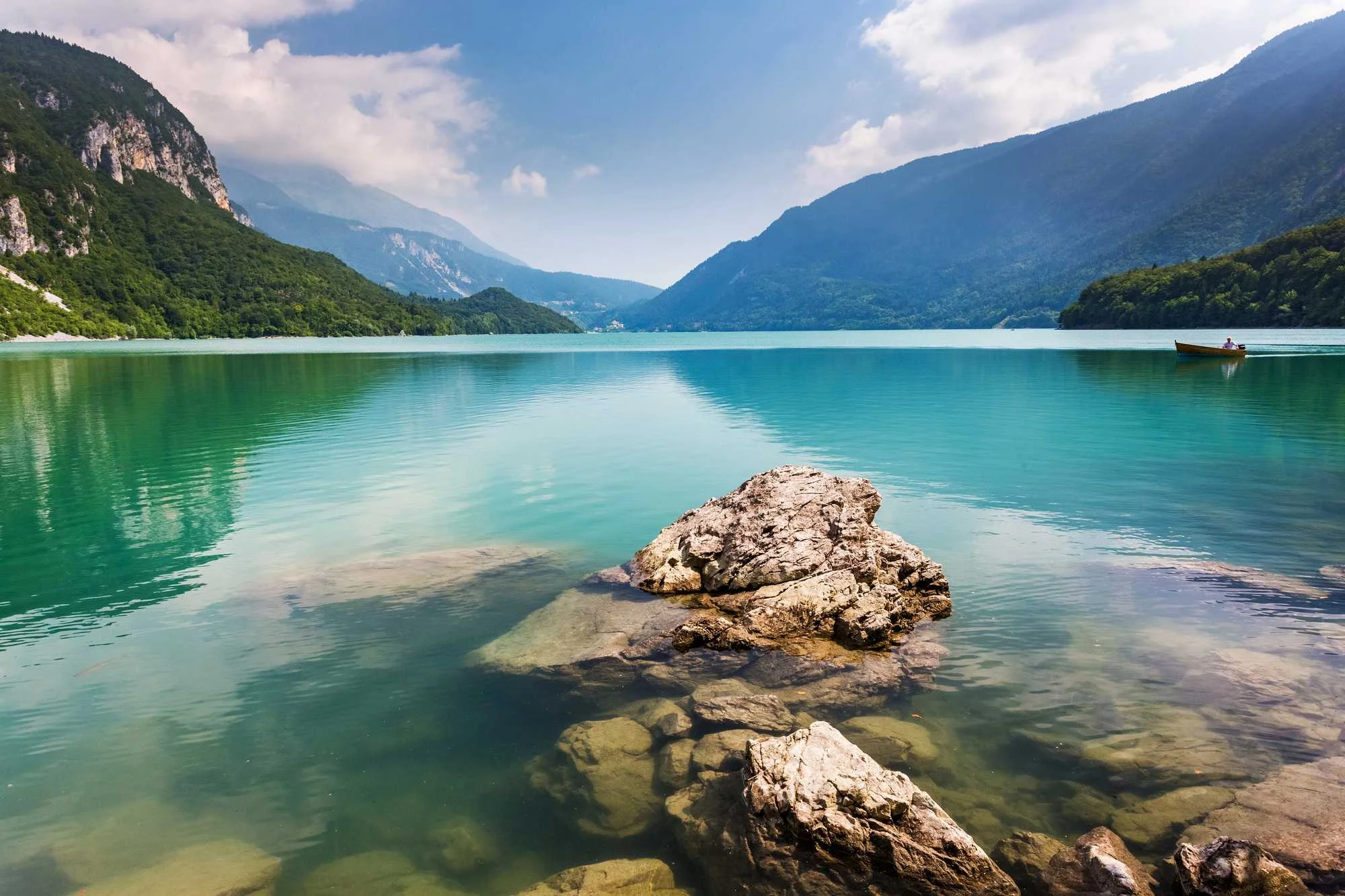 Jezero Molveno, najljepše jezero u Italiji, najčišće jezero u Italiji, Trentino jezera, Brenta Dolomiti, alpska jezera Italije, prirodne ljepote Italije, park prirode Adamello Brenta, Molveno Italija, tirkizna jezera Alpa, planinski odmor Italija, ekoturizam Italija, kupanje u alpskim jezerima, aktivni odmor Trentino, talijanska jezera, netaknuta priroda Alpa,TrentinoLake Molveno, most beautiful lake in Italy, cleanest lake in Italy, Trentino lakes, Brenta Dolomites, Alpine lakes Italy, natural attractions Italy, Adamello Brenta Nature Park, Molveno Italy, turquoise Alpine lakes, mountain holidays Italy, eco tourism Italy, swimming in Alpine lakes, active holidays Trentino, Italian lakes, unspoiled Alpine nature,Trentino