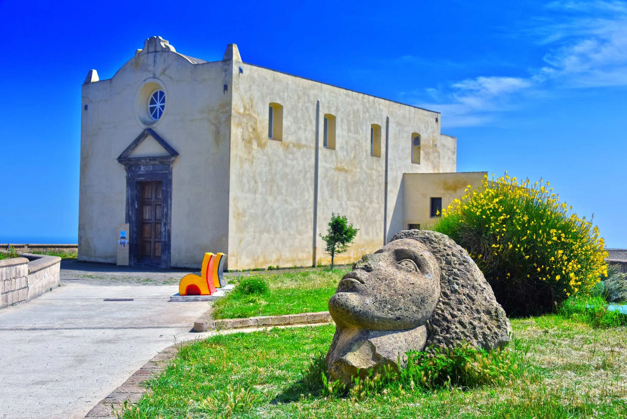 Palace Avalos, Abbey of St. Michael the Archangel, Marina Grande, Marina Corricella, Marina Chiaiolella, Chiaiolella, Chiaia, Pozzo Vecchio, Vivara, Monastery of Santa Margherita Nuova, Procida, Bay of Naples, Italian islands, Campania, Terra Murata, Marina Corricella, Marina Grande, Marina Chiaiolella, Pozzo Vecchio, Vivara island, volcanic island, Procida beaches, travel to Italy, authentic Italy, quiet destinations,Palača Avalos, Opatija Svetog Mihaela Arkanđela, Marina Grande, Marina Corricella, Marina Chiaiolella, Chiaiolella, Chiaia, Pozzo Vecchio, Vivara, Samostan Santa Margherita Nuova, Procida, Napuljski zaljev, Talijanski otoci, Campania, Terra Murata, Marina Corricella, Marina Grande, Marina Chiaiolella, Pozzo Vecchio, Vivara otok, vulkanski otok, plaže Procide, putovanje u Italiju, autentična Italija, mirna odredišta