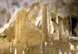 pećina Frasassi, Grotte di Frasassi, Marche Italija, podzemne pećine, krški fenomeni, prirodne atrakcije Italije, speleologija, putovanje Italija, pećine u italiji, Frasassi caves, Grotte di Frasassi, Marche Italy, underground caves, karst landscape, natural attractions Italy, speleology, travel Italy