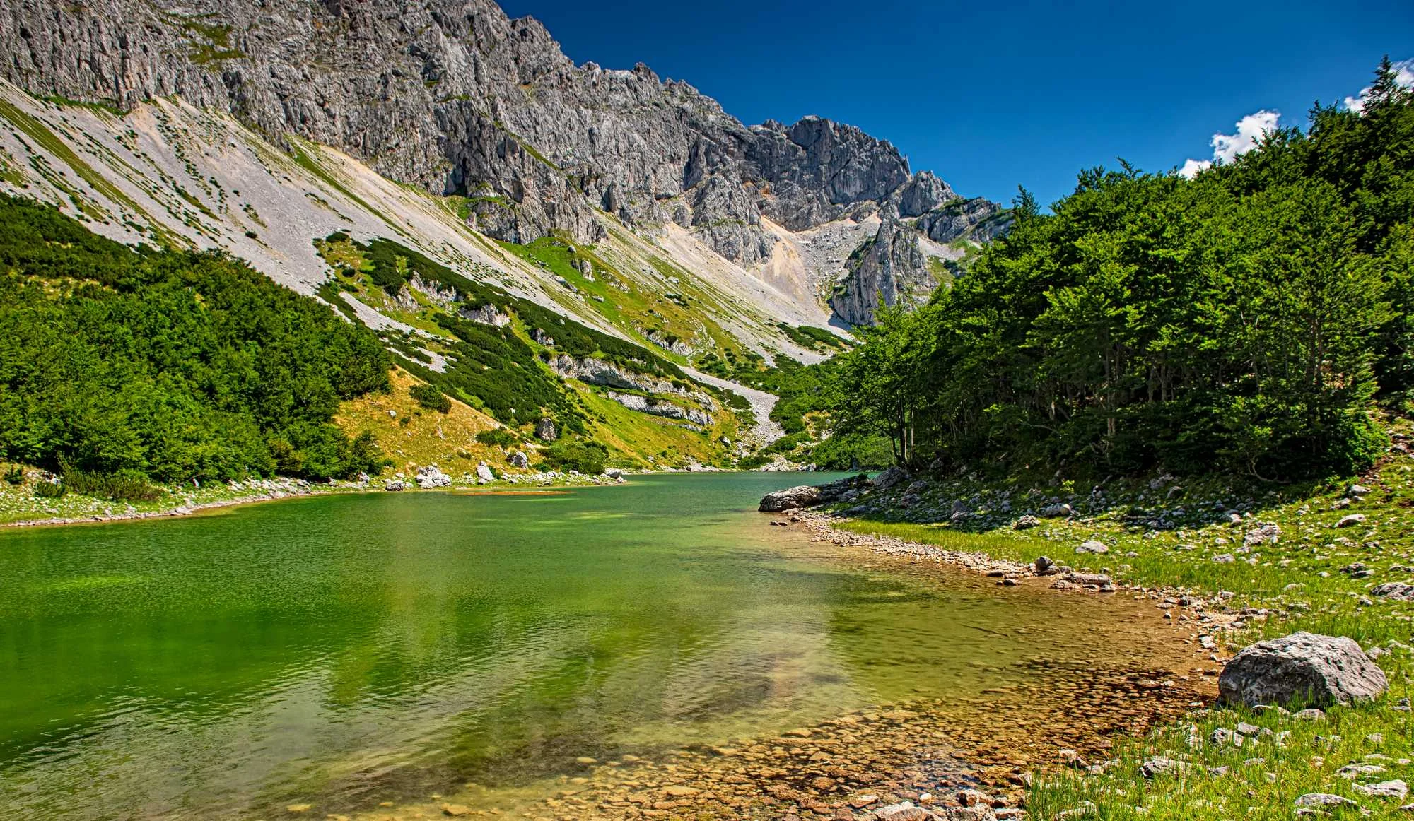 Škrčko jezero, Škrčka jezera, Durmitor, planinske oči Durmitora, ledenjačka jezera, Nacionalni park Durmitor, Crna Gora, Bobotov kuk, Veliko Škrčko jezero, Malo Škrčko jezero, Škrčko Lake, Škrčko Lakes, Durmitor, mountain lakes of Durmitor, glacial lakes, Durmitor National Park, Montenegro, Bobotov Kuk, Large Škrčko Lake, Small Škrčko Lake