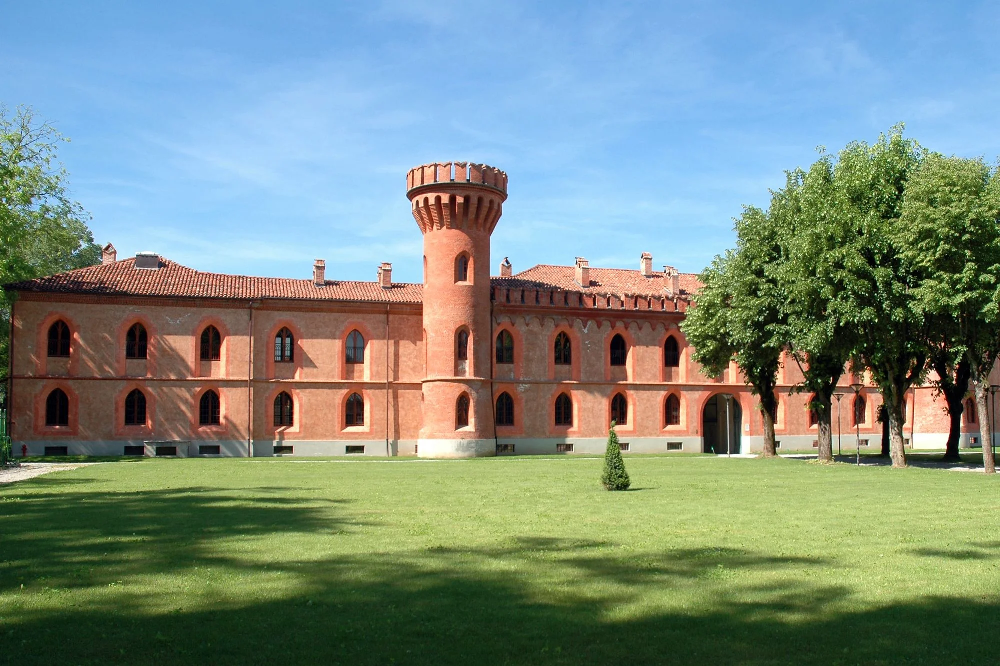 dvorac Pollenzo, Pollenzo Italija, Bra Pijemont, rimski grad Pollentia, Sveučilište gastronomskih znanosti, Slow Food, Banca del Vino, kraljevske rezidencije Savoje, vinogradi Langhe, Pollenzo Castle, Pollenzo Italy, Bra Piedmont, Pollentia Roman town, University of Gastronomic Sciences, Slow Food movement, Banca del Vino, Savoy royal residences, Langhe vineyards