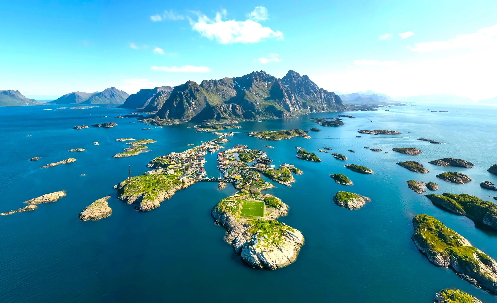 Henningsvær: ribarsko selo na Lofotenima koje izgleda kao da pluta na moru