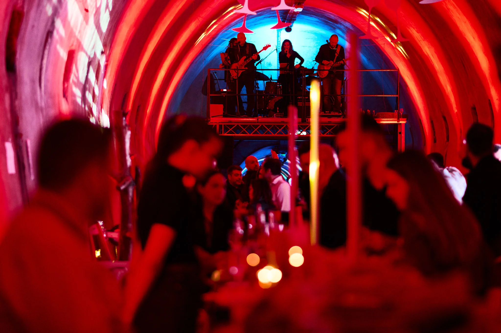 Tunel Grič u Zagrebu domaćin je festivala Zagreb Underground koji okuplja vinare, degustacije vina, gastronomiju i zabavni program u jedinstvenom podzemnom prostoru.