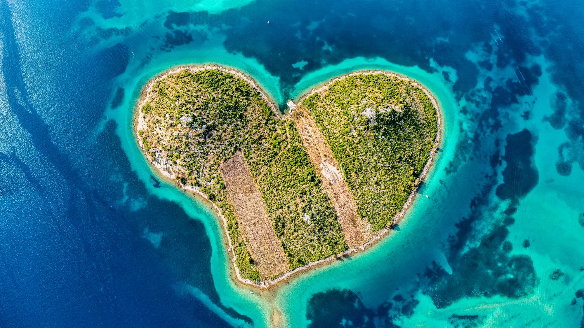 Galešnjak, otok u obliku srca koji je osvojio svijet