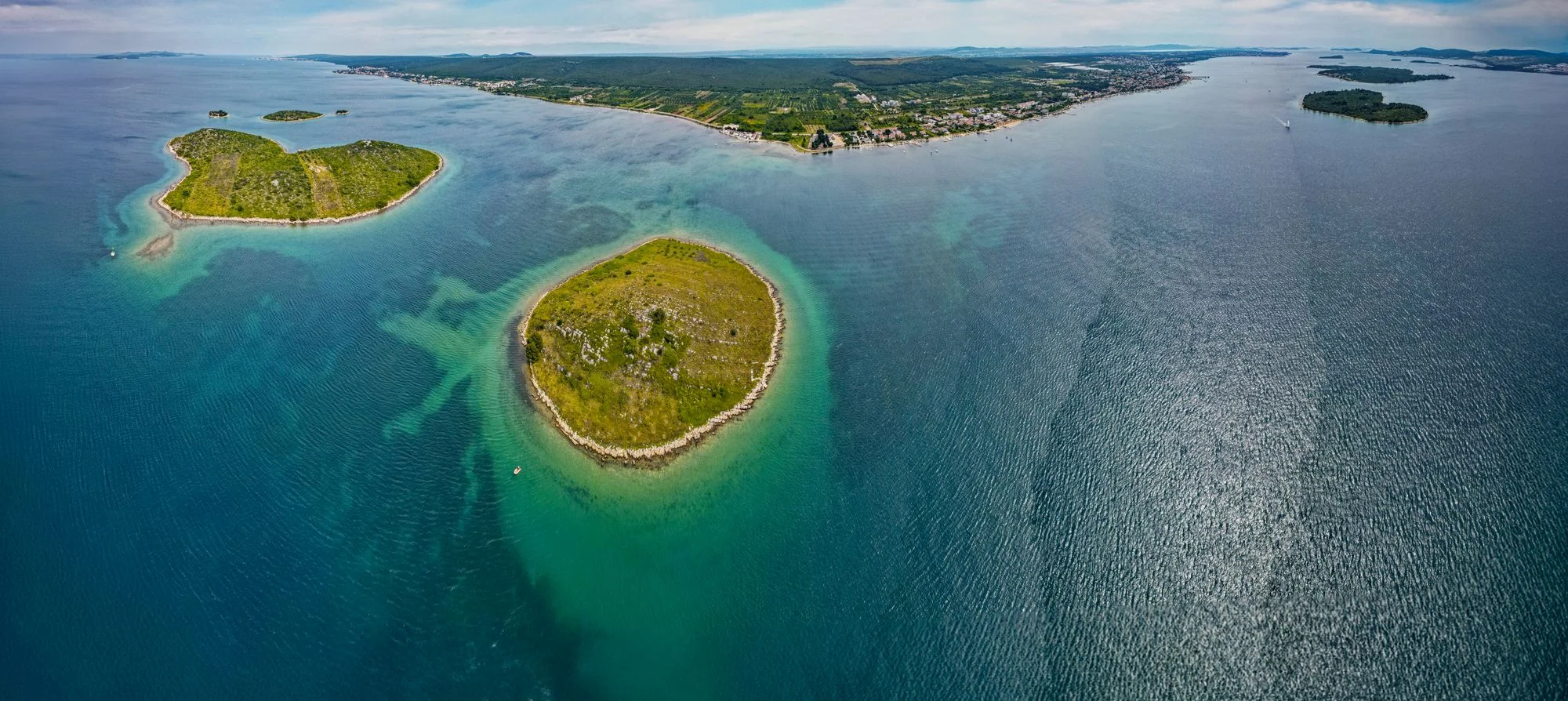 Galešnjak, otok Galešnjak, otok u obliku srca, hrvatski otoci, Pašmanski kanal, Turanj, Sv. Filip i Jakov, Otok ljubavi, srce Jadrana, nenaseljeni otok, romantični otok, Biograd na Moru, hrvatska obala, zanimljivosti o Galešnjaku,Galešnjak, Galešnjak Island, heart-shaped island, Croatian islands, Pašman Channel, Turanj, Sv. Filip i Jakov, Island of Love, heart of the Adriatic, uninhabited island, romantic island, Biograd na Moru, Croatian coast, interesting facts about Galešnjak,