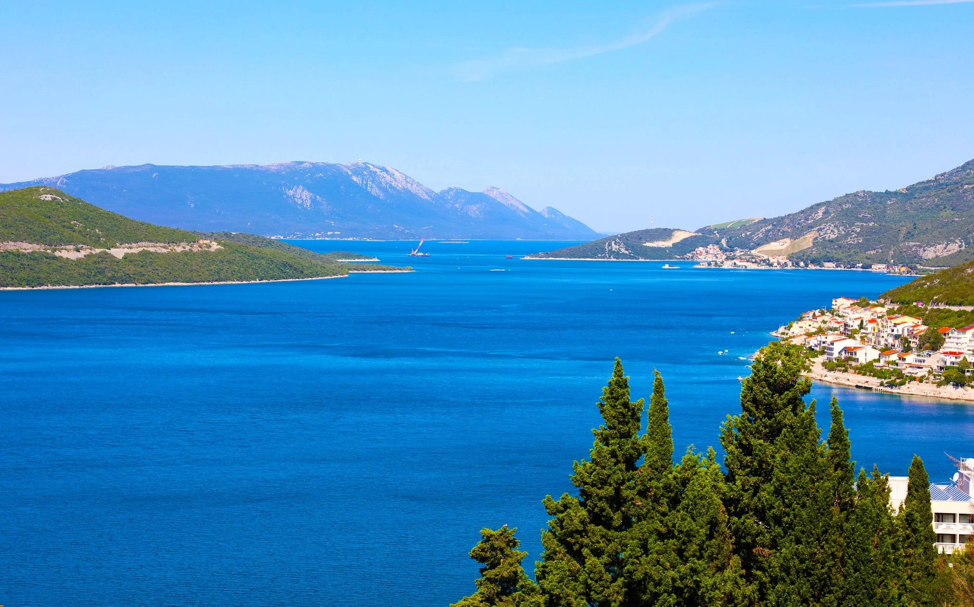 Neum, Bosna i Hercegovina, Jadransko more, ljetovanje u Neumu, Pelješki most, povijest Neuma, Neumski koridor, Hutovo blato, Hercegovina, turističke atrakcije Neuma,Neum, Bosnia and Herzegovina, Adriatic Sea, holiday in Neum, Pelješac Bridge, history of Neum, Neum corridor, Hutovo Blato, Herzegovina, tourist attractions in Neum