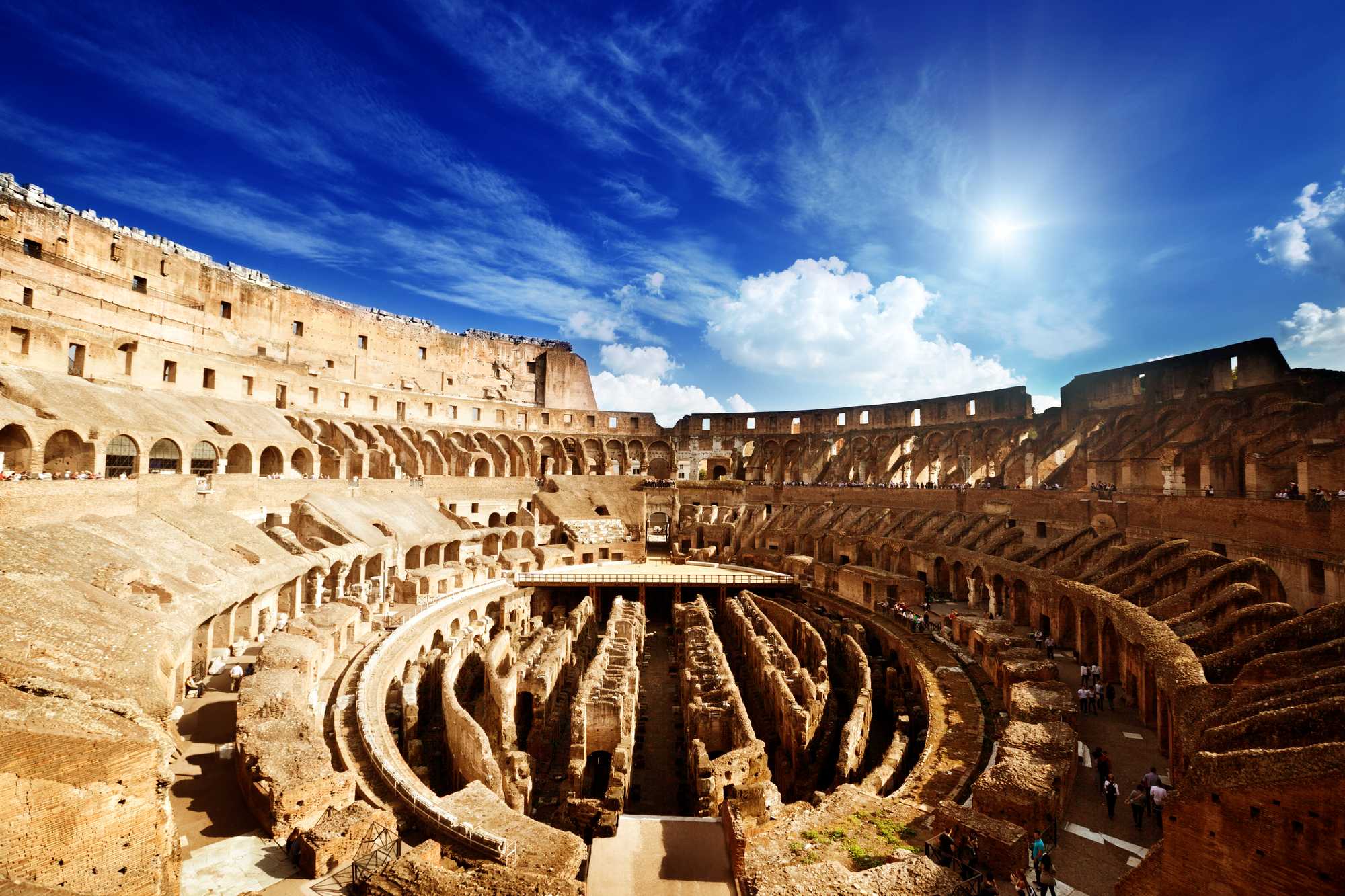 rimski amfiteatri Italija, Kolosej Rim, Arena di Verona, amfiteatar Pompeji, rimske arene Italija, gladijatori Rim, antički Rim, rimska arhitektura, amfiteatar Capua, rimski Kolosej, povijest Italije, rimski spektakli, Roman amphitheatres Italy, Colosseum Rome, Arena di Verona, Pompeii amphitheatre, Roman arenas Italy, Roman gladiators, ancient Rome, Roman architecture, Capua amphitheatre, Roman Colosseum, history of Italy, Roman spectacles