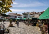 Korce, Korce Albanija, što vidjeti u Korçi, stara čaršija Korçë, Prespansko jezero, Albanija putovanje, pravoslavna katedrala Korçë, Nacionalni muzej srednjovjekovne umjetnosti, istočna Albanija, gradovi u Albaniji, Prespa nacionalni park, albanska kultura, Korçë atrakcije, Albanija destinacije, Korce, Korce Albania, things to do in Korçë, Old Bazaar Korçë, Lake Prespa, Albania travel, Orthodox cathedral Korçë, National Museum of Medieval Art, eastern Albania, cities in Albania, Prespa National Park, Albanian culture, Korçë attractions, Albania destinations