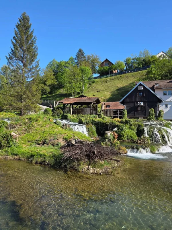 Rastoke, Slunj, male Plitvice, Rastoke Slunj, slapovi Hrvatska, Slunjčica, mlinice Rastoke, izlet Hrvatska, kontinentalna Hrvatska, park Rastoke, Vilinski vrt, slap Hrvoje, slap Buk, što posjetiti u Slunju, stara cesta prema moru, Rastoke, Slunj, male Plitvice, Rastoke Slunj, slapovi Hrvatska, Slunjčica, mlinice Rastoke, izlet Hrvatska, kontinentalna Hrvatska, park Rastoke, Vilinski vrt, slap Hrvoje, slap Buk, što posjetiti u Slunju, stara cesta prema moru