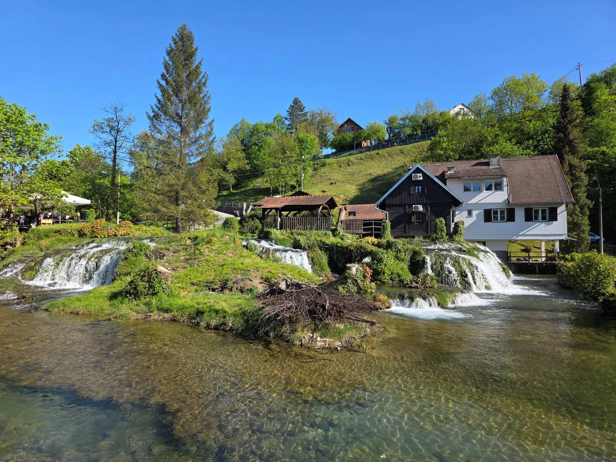 Rastoke, Slunj, male Plitvice, Rastoke Slunj, slapovi Hrvatska, Slunjčica, mlinice Rastoke, izlet Hrvatska, kontinentalna Hrvatska, park Rastoke, Vilinski vrt, slap Hrvoje, slap Buk, što posjetiti u Slunju, stara cesta prema moru, Rastoke, Slunj, male Plitvice, Rastoke Slunj, slapovi Hrvatska, Slunjčica, mlinice Rastoke, izlet Hrvatska, kontinentalna Hrvatska, park Rastoke, Vilinski vrt, slap Hrvoje, slap Buk, što posjetiti u Slunju, stara cesta prema moru