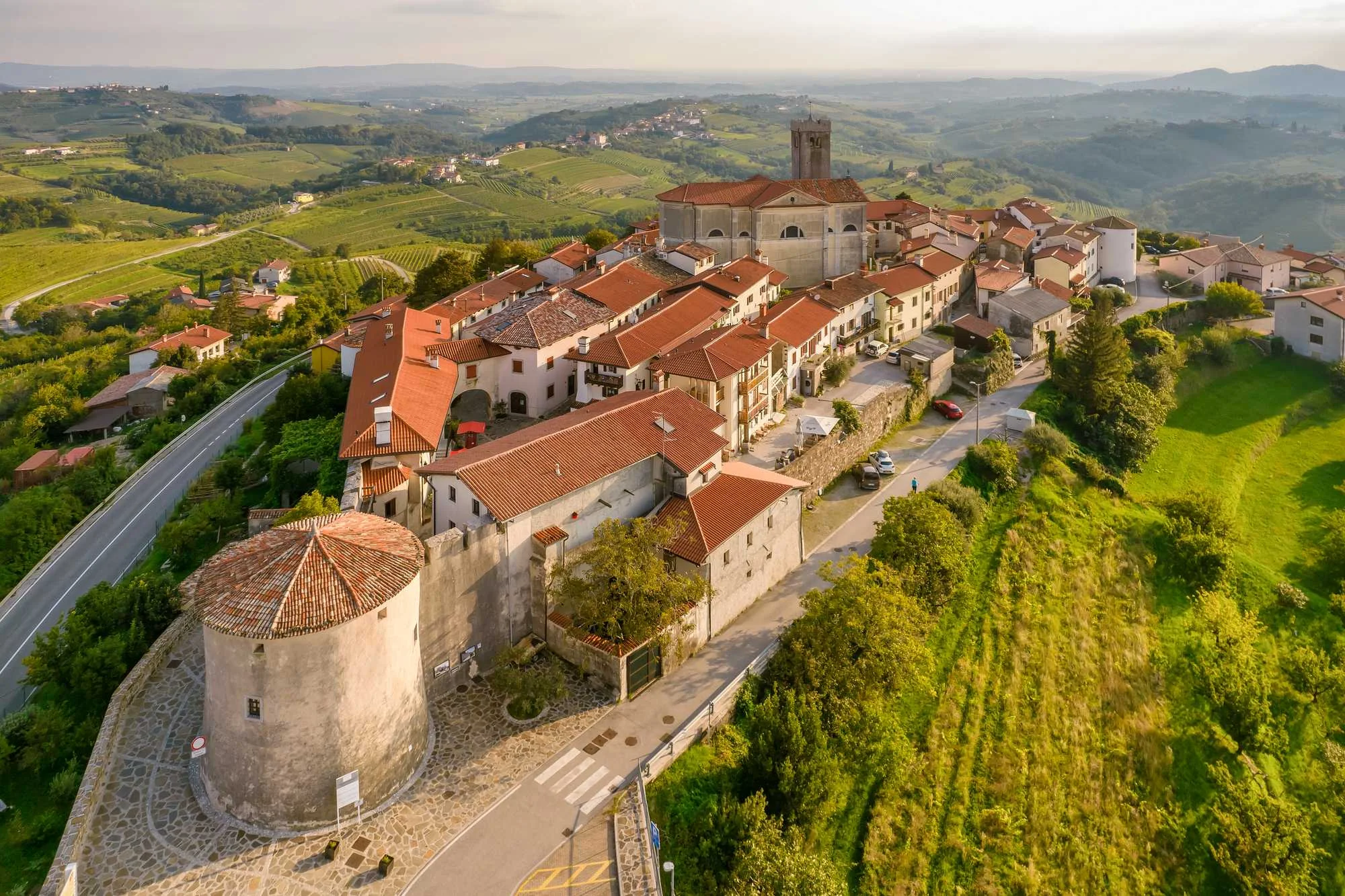 Šmartno, Goriška brda, Nova Gorica, Slovenija, srednjovjekovno selo, Gonjače vidikovac, vinarije Slovenija, izlet Slovenija, što vidjeti u Sloveniji, Šmartno, Goriška brda, Nova Gorica, Slovenia, medieval village, Gonjače viewpoint, Slovenia wineries, Slovenia trip, what to see in Slovenia