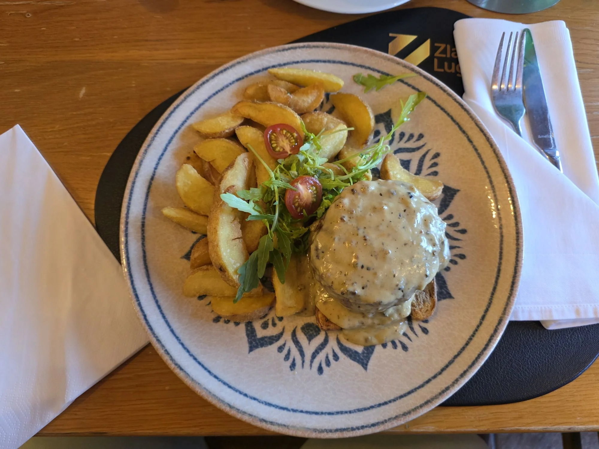 Zlatni Lug Restaurant, Zlatni Lug Hotel, Požega restaurant, where to eat in Požega, restaurants in Slavonia, Croatian cuisine, Velika Croatia, Aquapark Shhhuma, beef cheek, steak, restaurant review Croatia, food in Croatia