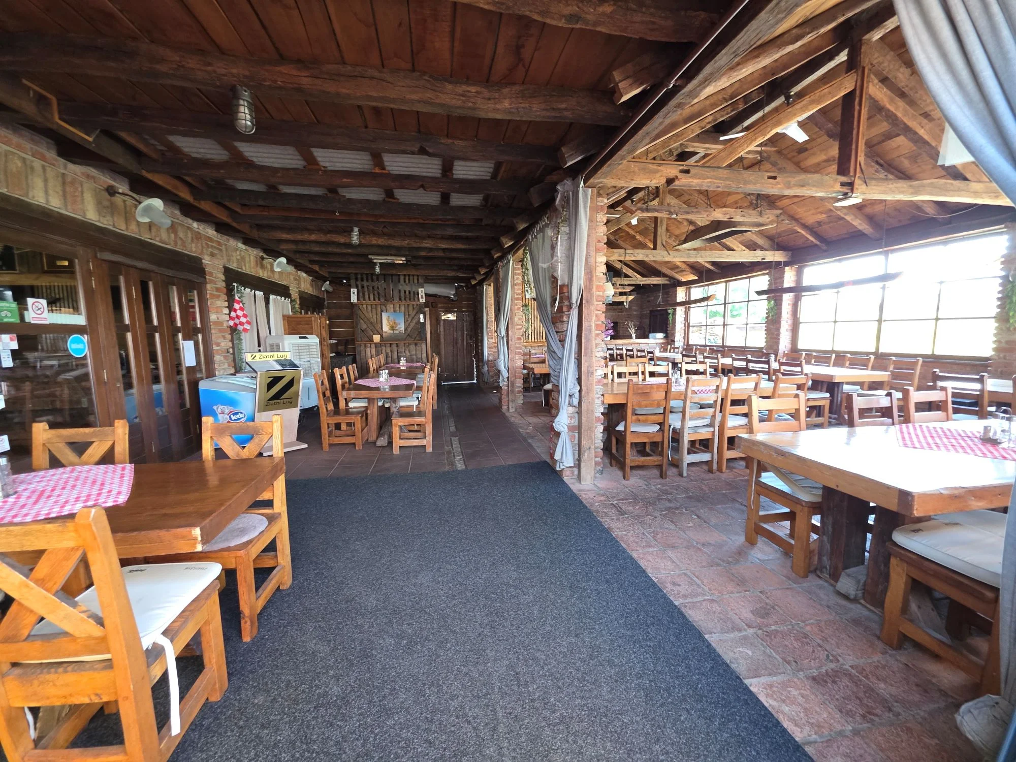 Zlatni Lug Restaurant, Zlatni Lug Hotel, Požega restaurant, where to eat in Požega, restaurants in Slavonia, Croatian cuisine, Velika Croatia, Aquapark Shhhuma, beef cheek, steak, restaurant review Croatia, food in Croatia