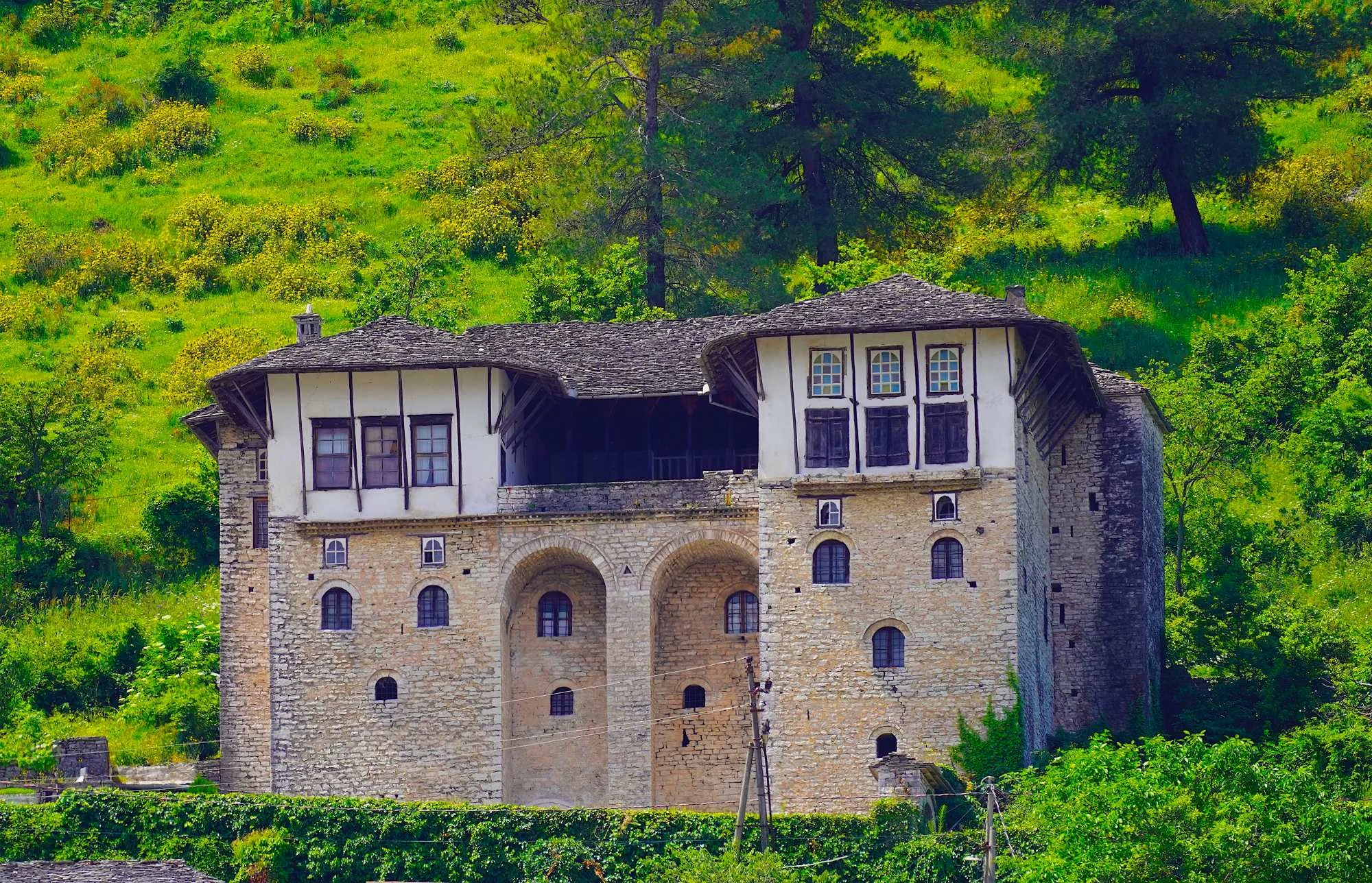 Kuća Zekate, Gjirokaster, Gjirokastër, Albanija, osmanska arhitektura, grad kamena, UNESCO, znamenitosti Gjirokastera, povijesne kuće Albanije, Ali paša Tepelenski, što posjetiti u Gjirokasteru,Zekate House, Gjirokastër, Gjirokaster, Albania, Ottoman architecture, City of Stone, UNESCO, things to do in Gjirokastër, historic houses in Albania, Ali Pasha of Tepelena, Gjirokastër attractions