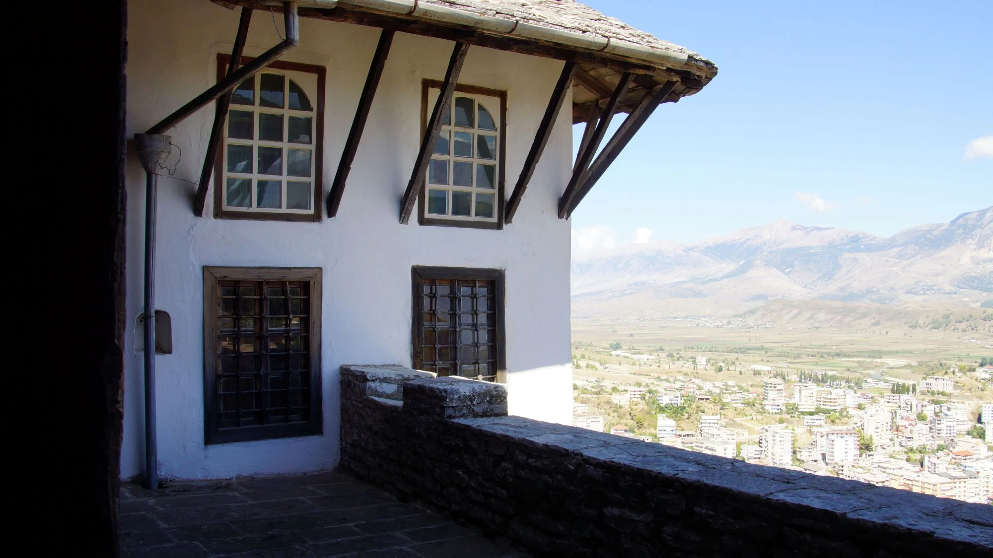 Kuća Zekate, Gjirokaster, Gjirokastër, Albanija, osmanska arhitektura, grad kamena, UNESCO, znamenitosti Gjirokastera, povijesne kuće Albanije, Ali paša Tepelenski, što posjetiti u Gjirokasteru,Zekate House, Gjirokastër, Gjirokaster, Albania, Ottoman architecture, City of Stone, UNESCO, things to do in Gjirokastër, historic houses in Albania, Ali Pasha of Tepelena, Gjirokastër attractions